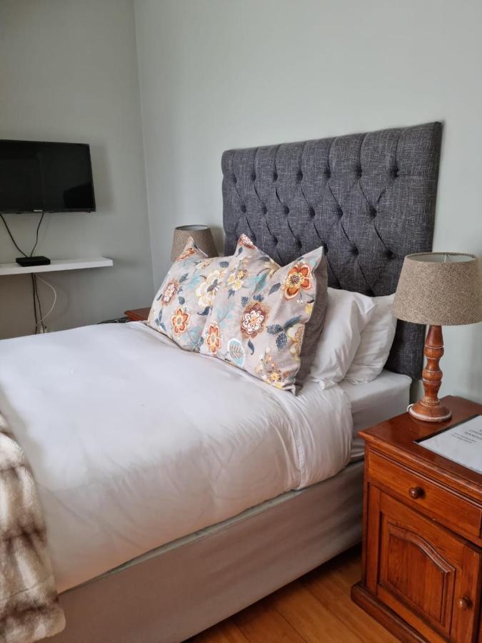 Churchill House Hillcrest Bagian luar foto