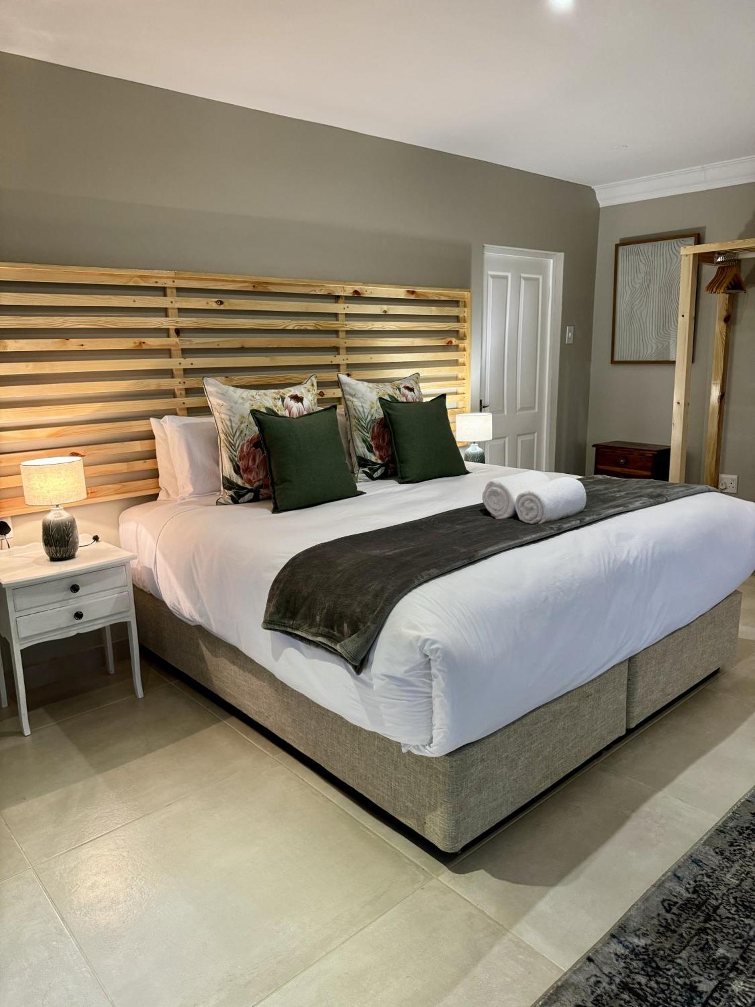 Churchill House Hillcrest Bagian luar foto