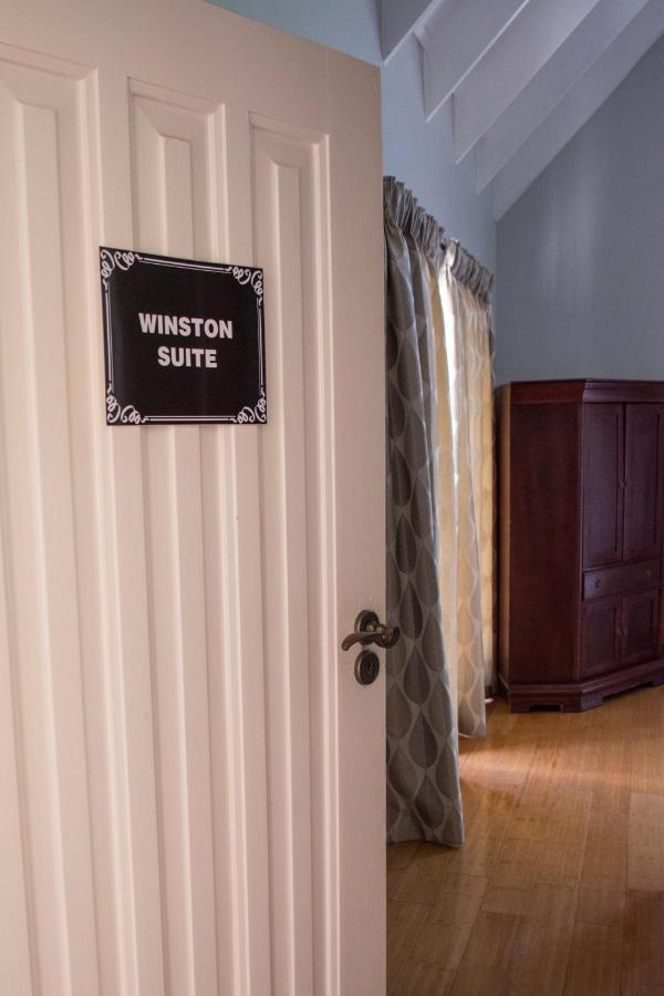 Churchill House Hillcrest Bagian luar foto