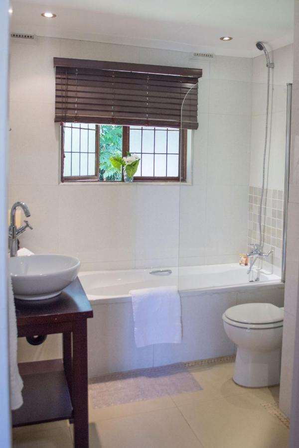 Churchill House Hillcrest Bagian luar foto